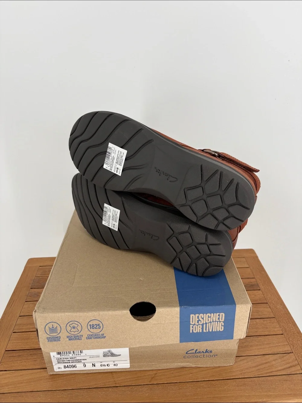New Clarks Carleigh drift British tan combination size 9